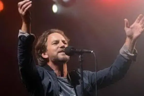 Eddie Vedder, chitarrista e cantante dei Pearl Jam (archivio L'Unione Sarda)