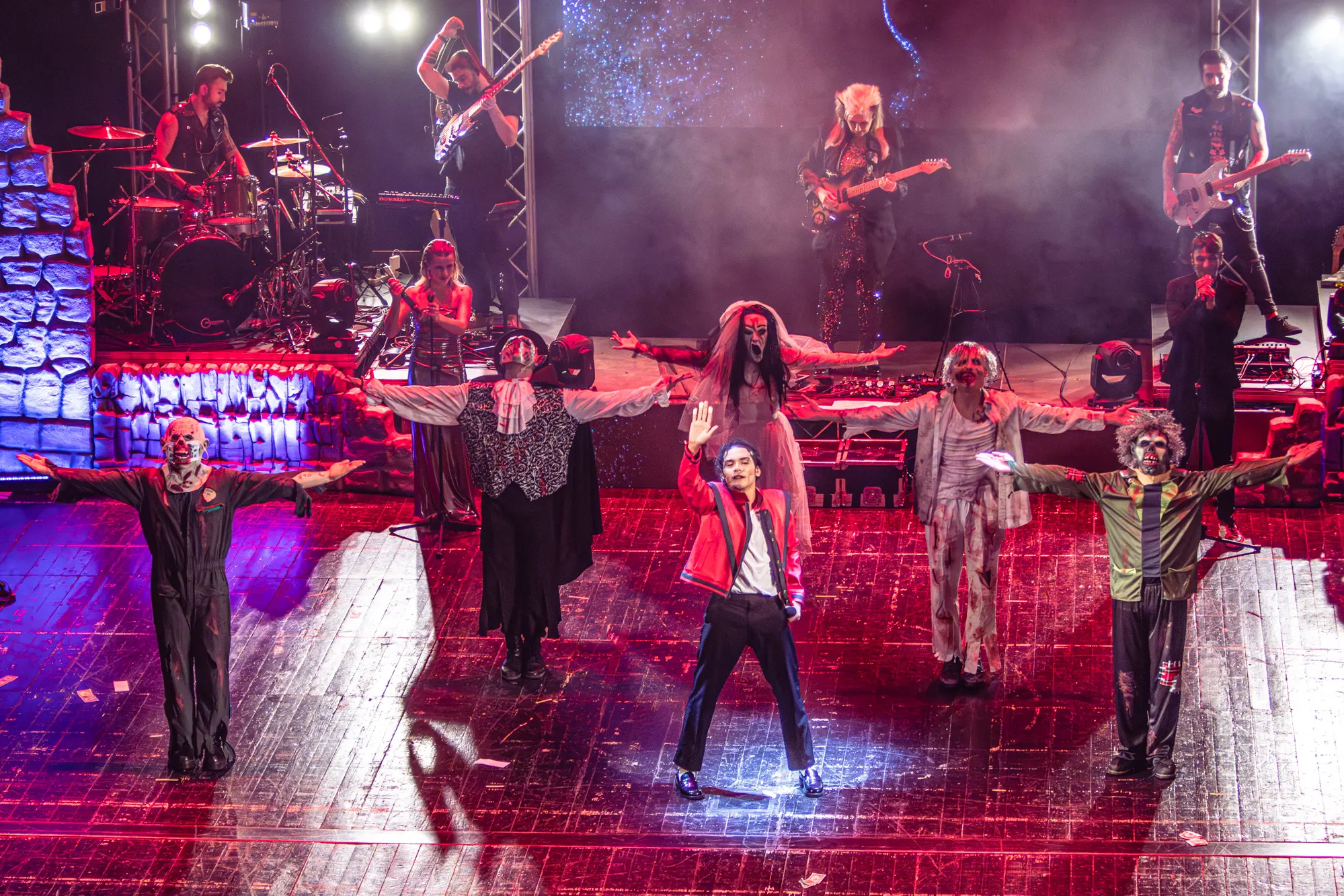 Un momento dello spettacolo “Michael Jackson tribute experience” (foto Maicol Novara)