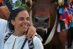 Elena Siddi accanto al marito Matteo Etzi