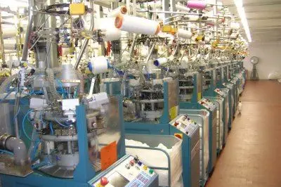 LA SALA MACCHINA DI UN CALZIFICIO - FOTO SIMBOLO