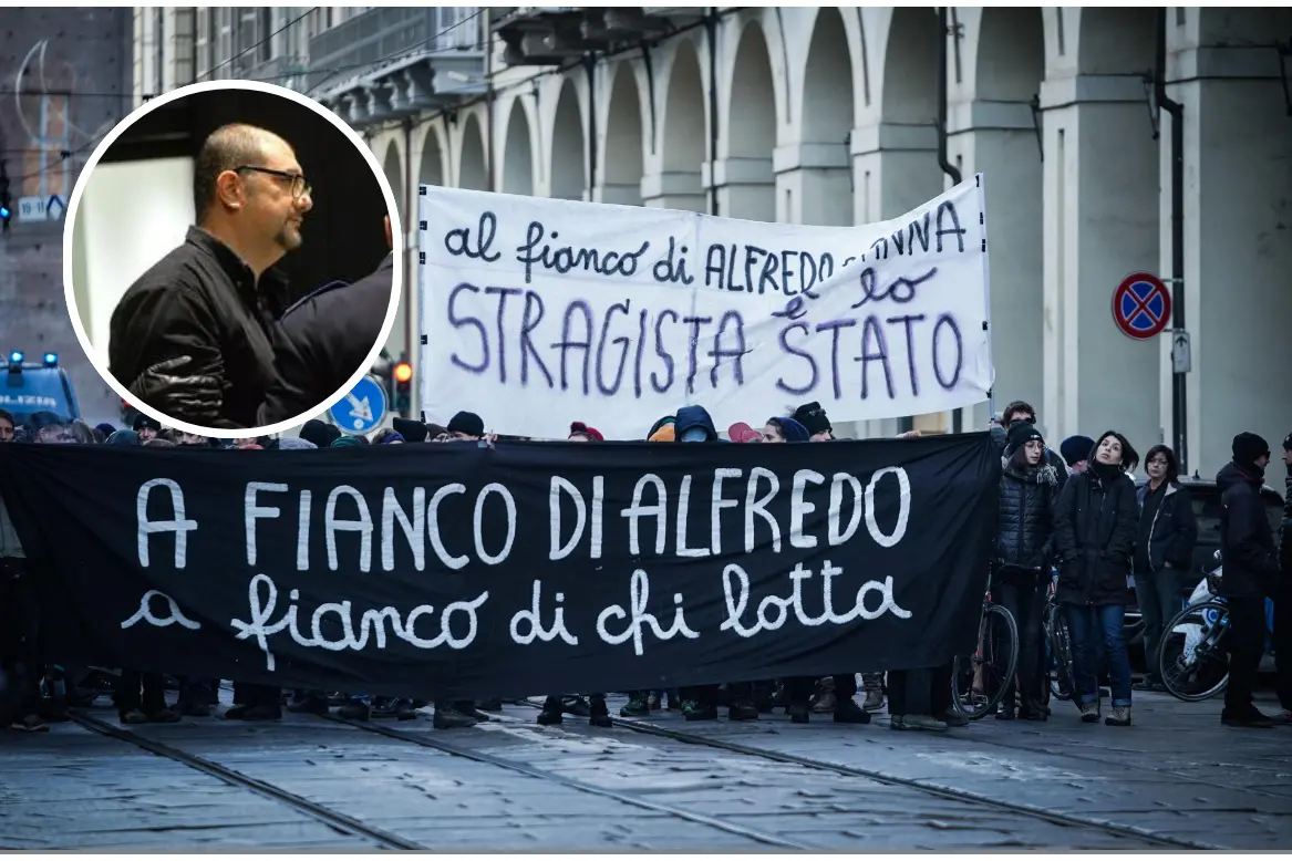 La manifestazione di Torino e, nel tondo, Alfredo Cospito (Ansa)