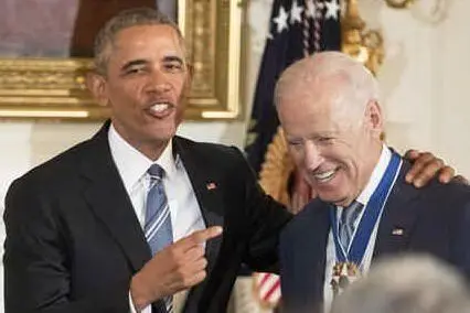 Barack Obama con Joe Biden (Ansa)