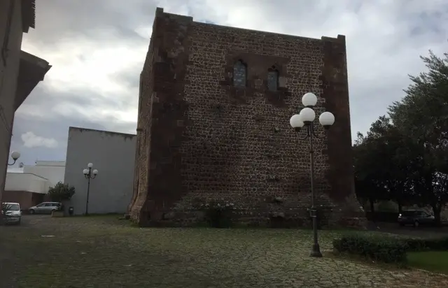 Una rassegna musicale ai piedi della Torre Aragonese