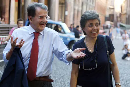 Romano Prodi e Flavia Franzoni (Ansa)