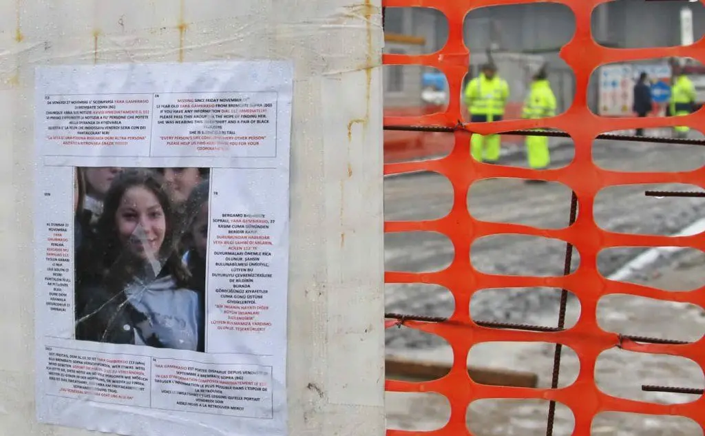 La provincia di Bergamo viene tappezzata di manifesti con il viso della 13enne