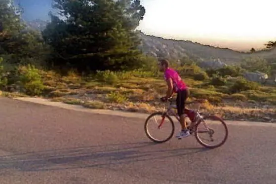 Corsa in bici a Tempio (foto di Pier Giacomo Pala)