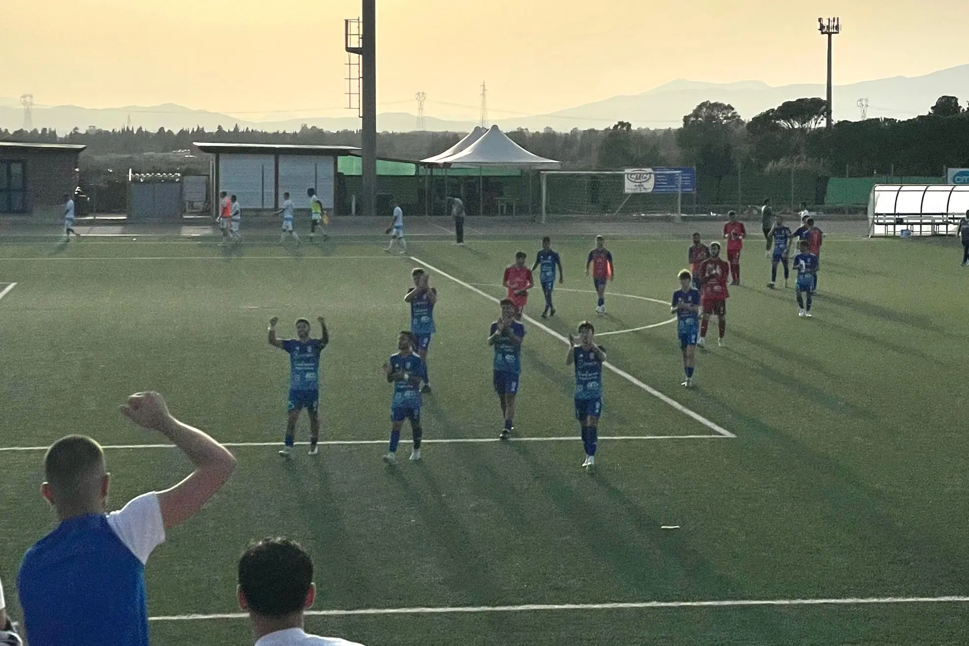 Il Monastir festeggia una vittoria nel girone d'andata di Eccellenza (foto Accardi)