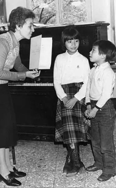 Una lezione con due piccoli allievi (dal sito ufficiale del Piccolo Coro dell'Antoniano)