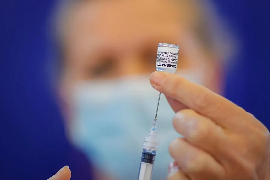 Una dose Pfizer (Ansa)