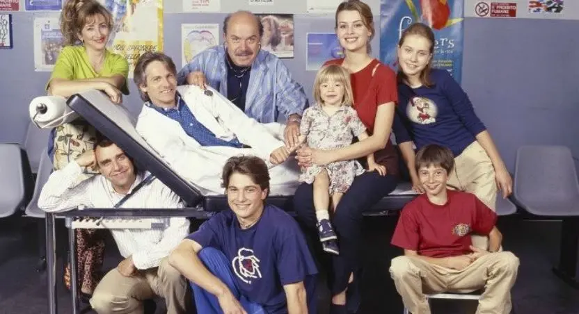 Il cast di Un medico in famiglia (foto Instagram)
