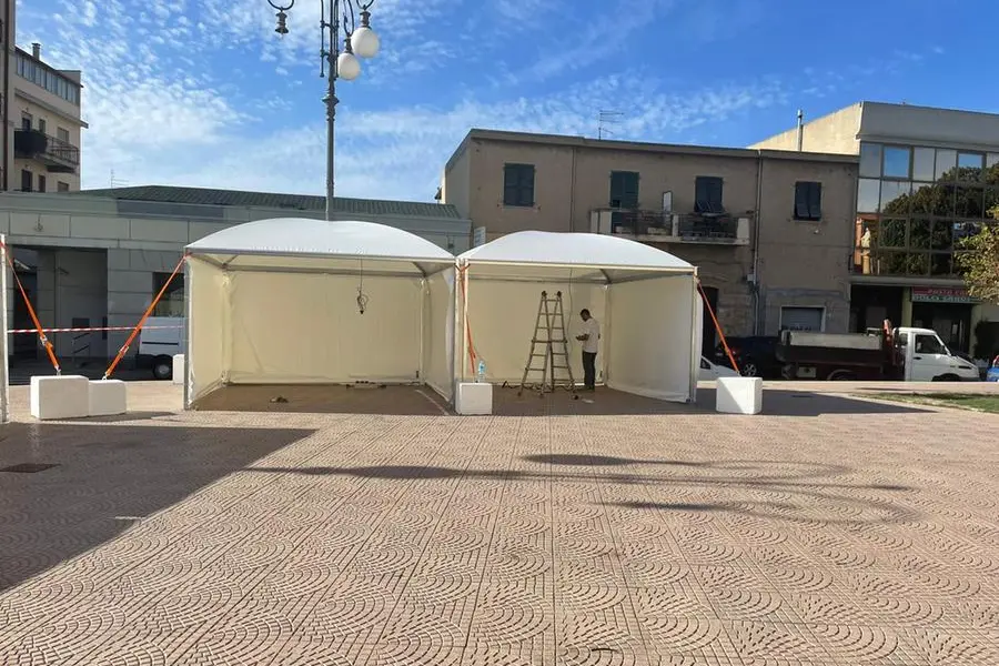 Lavori a Quartu per la preparazione dell'open day vaccinale (foto @atssardegna)