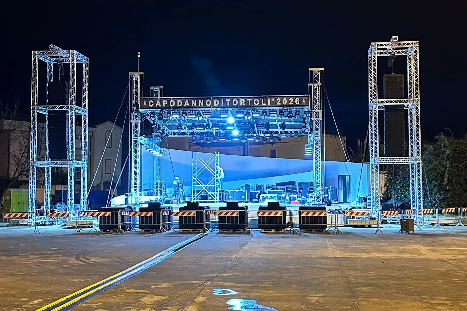 Il palco di piazza Rinascita