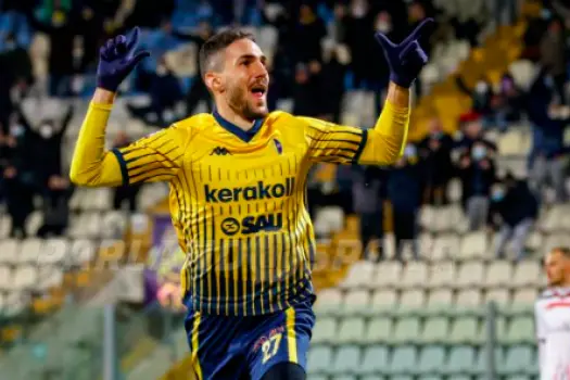 Paulo Azzi from Modena could be bought by Cagliari