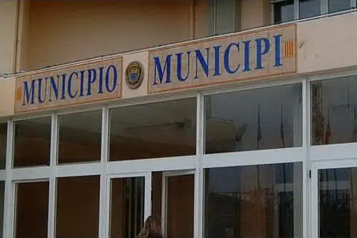 Il Comune di Alghero (Archivio L'Unione Sarda)