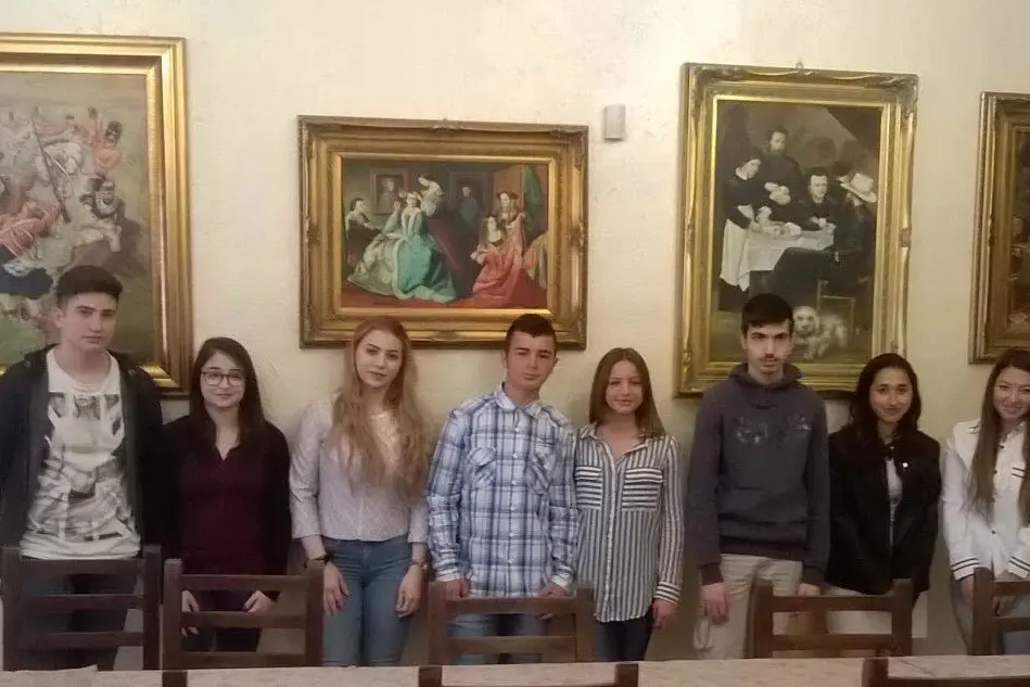 Gli otto studenti premiati dal Rotary di Carbonia
