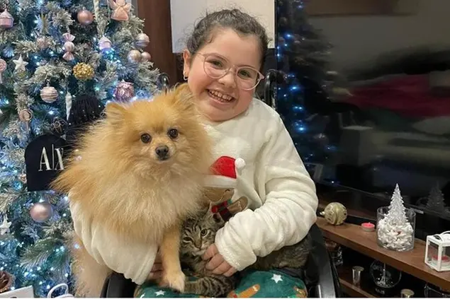 Il cagnolino e la bambina