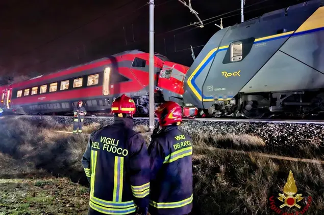 L'incidente (foto vigili del fuoco via Ansa)