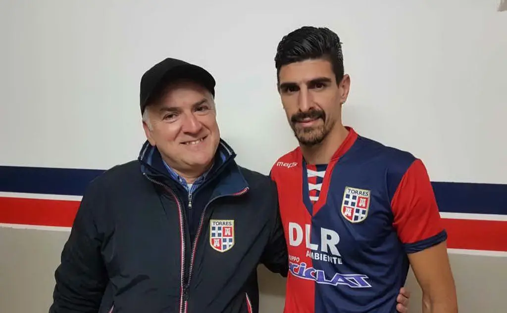 L'attaccante Spinola col presidente Sechi