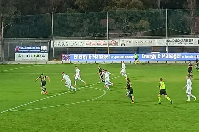 L'azione del gol del vantaggio dell'Entella al "Nespoli" contro l'Olbia (foto Ilenia Giagnoni)