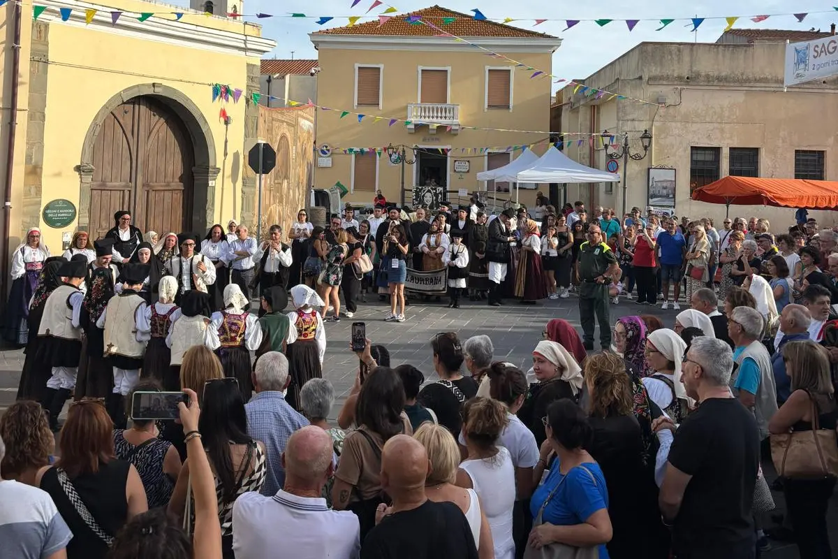 Immagine di repertorio della Sagra della Mandorla di Baressa (foto concessa)