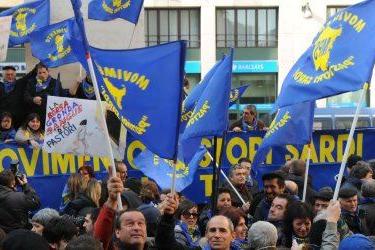 Una manifestazione del Movimento pastori sardi davanti alla Borsa di Milano