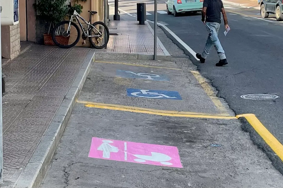Parcheggio rosa a Villaputzu (foto Agus)