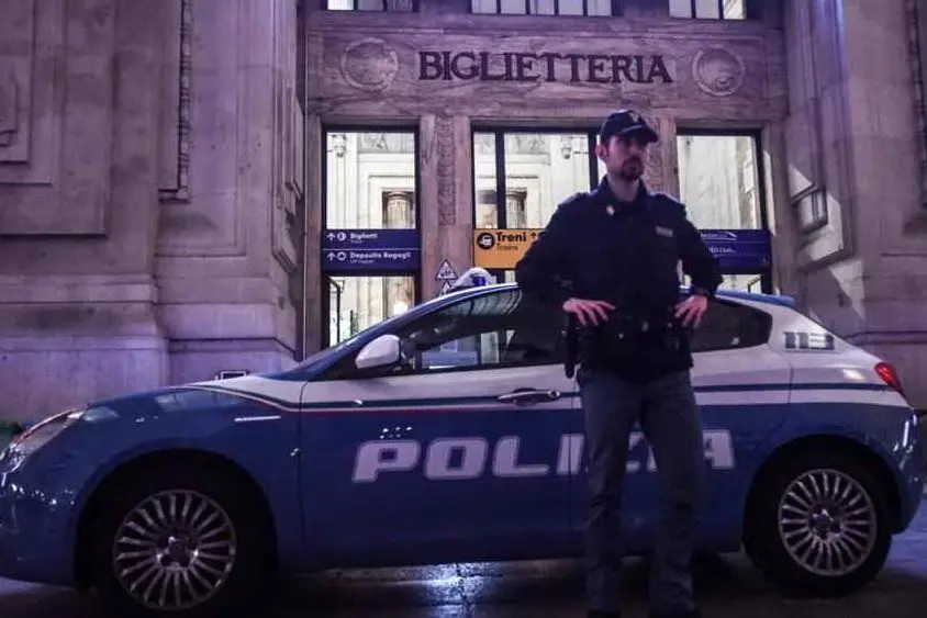 Polizia alla Stazione Centrale di Milano