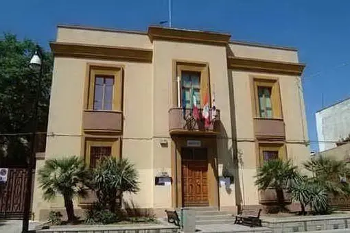 Il municipio di Serrenti