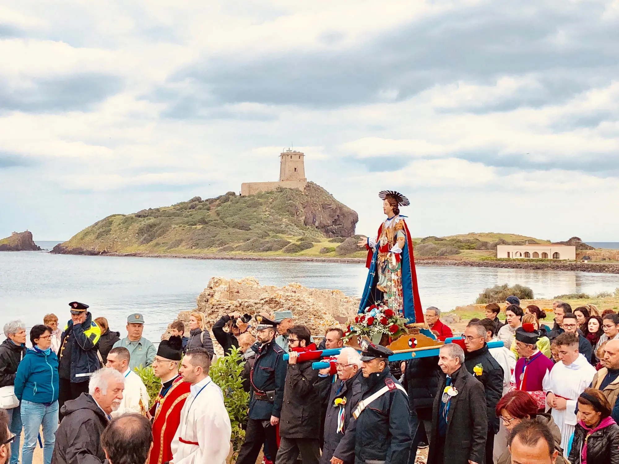 La processione di Sant'Efisio a Nora (foto Murgana)