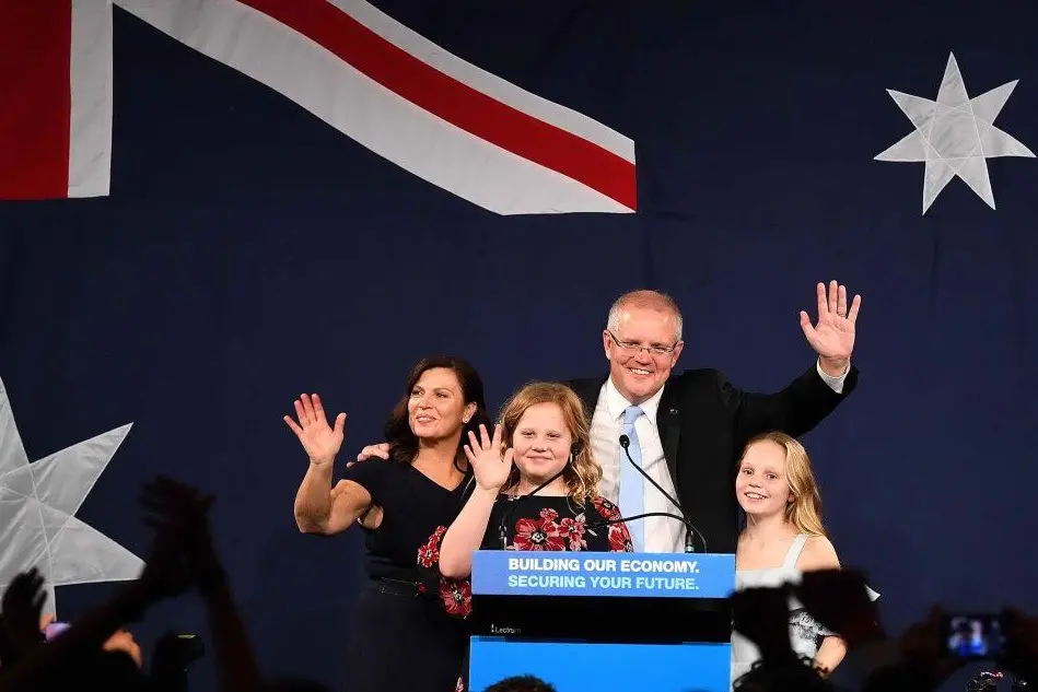 Scott Morrison con la famiglia (Ansa)