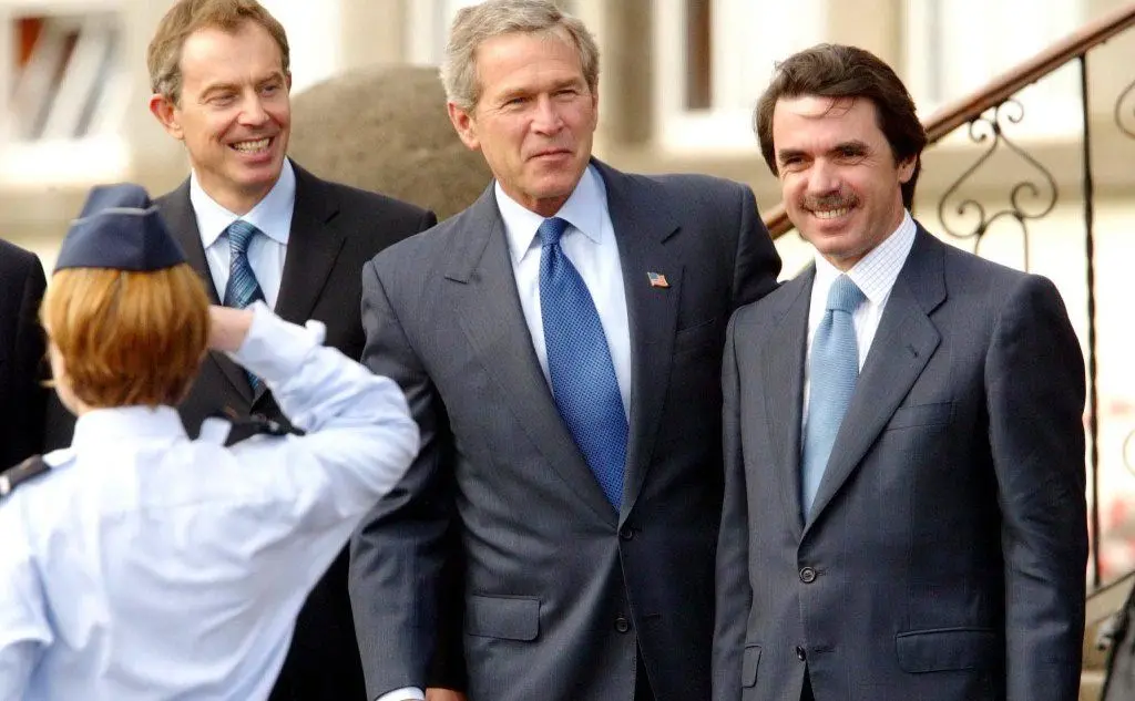 I presidenti di Gran Bretagna, Usa e Spagna (Blair, Bush e Aznar) che dichiararono guerra all'Iraq per via delle armi di distruzione di massa di Saddam