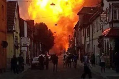 Un'immagine scattata da un abitante della zona dove è avvenuta l'esplosione