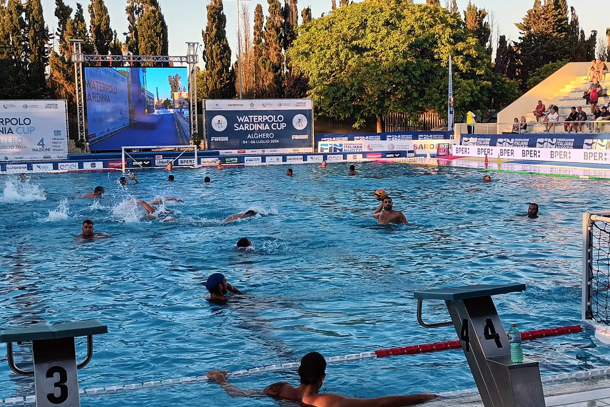 Il riscaldamento delle Nazionali (Foto Antonio Burruni)