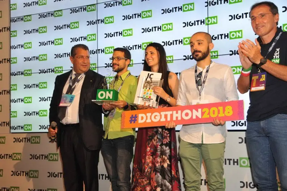 Domenico Di Bartolomeo premia EAblock al Digithon 2018