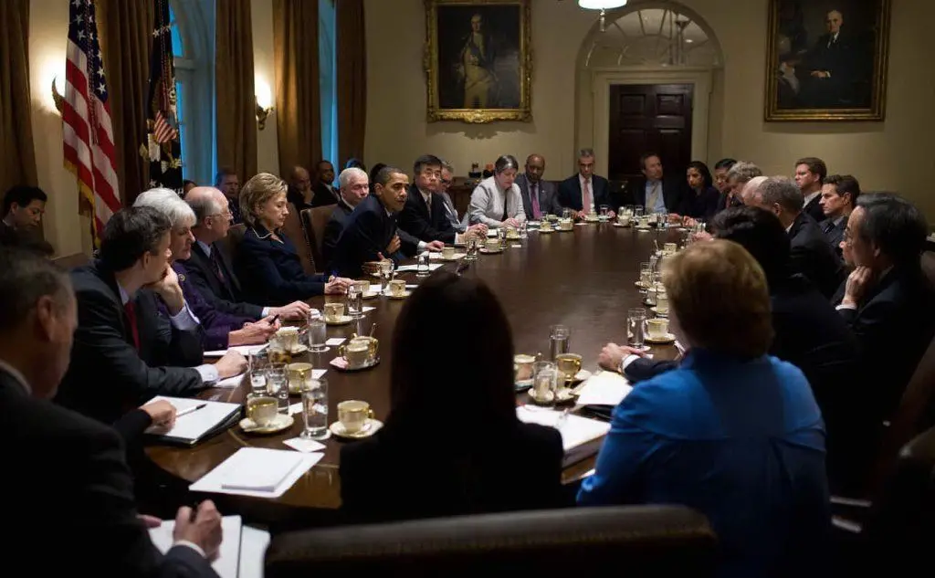 Obama nel 2009 viene insignito del Premio Nobel della Pace (in foto durante una riunione con Putin)