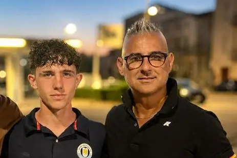 Lorenzo Norcia e il presidente del Santa Teresa Corrado Fois