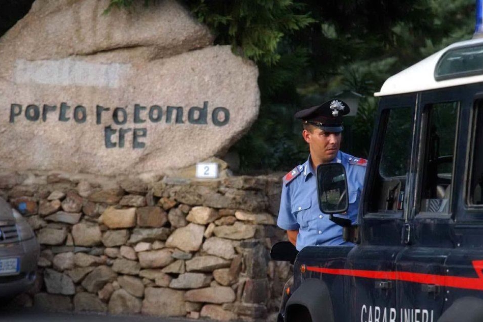 Poliziotti a Porto Rotondo (archivio L'Unione Sarda - Satta)