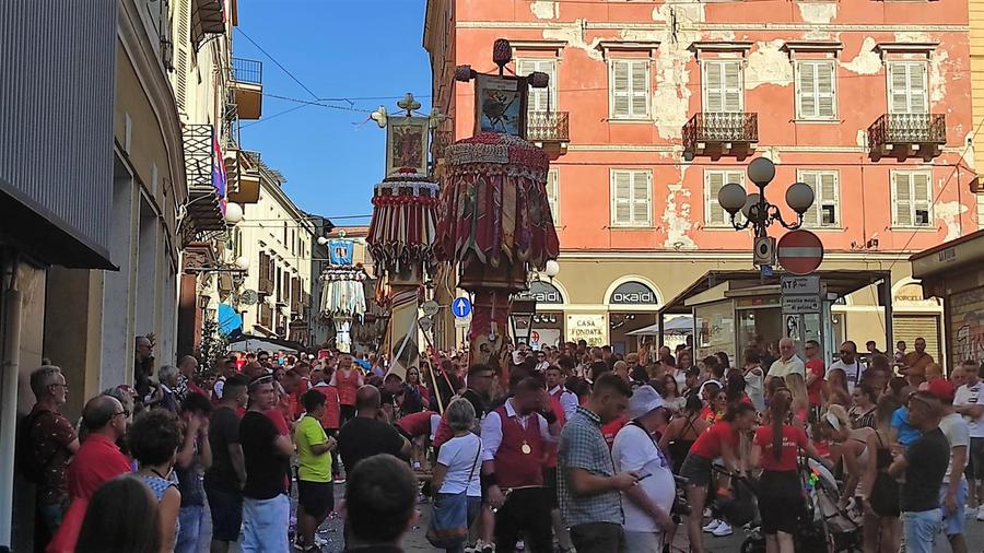 I Candelieri celebrati in poesia e musica