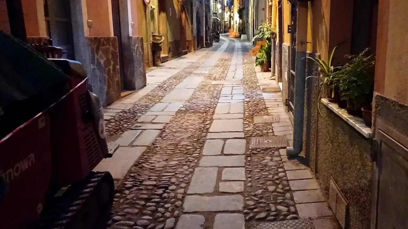 https://immagini.unionesarda.it/version/c:MWU1NDZiYzEtYjdlMC00:M2M4MTJjYTAtNzU0NC00/image.webp?f=16:9