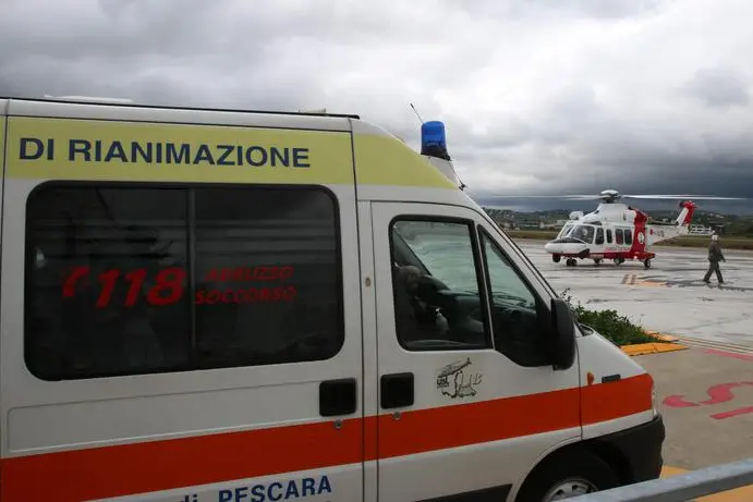 Un'ambulanza (Ansa)