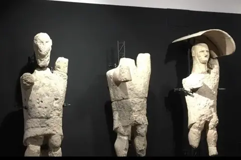 Tre Giganti di Mont'e Prama esposti al museo di Cabras (foto Pinna)