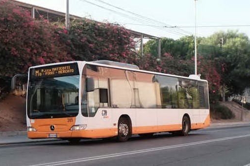 Un bus del Ctm (Archivio Unione Sarda)