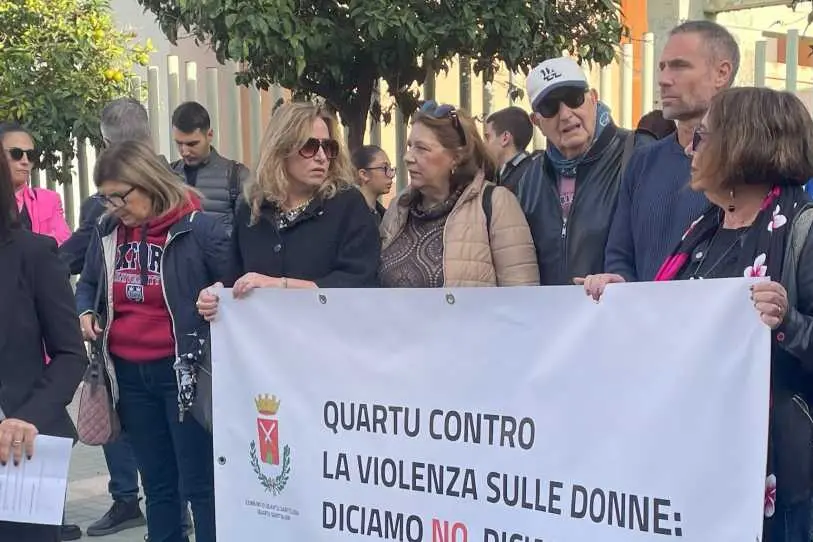 Quartu contro la violenza sulle donne (foto Lai)