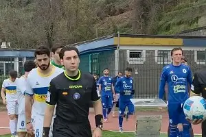 Ischia-Cos, ingresso in campo delle squadre