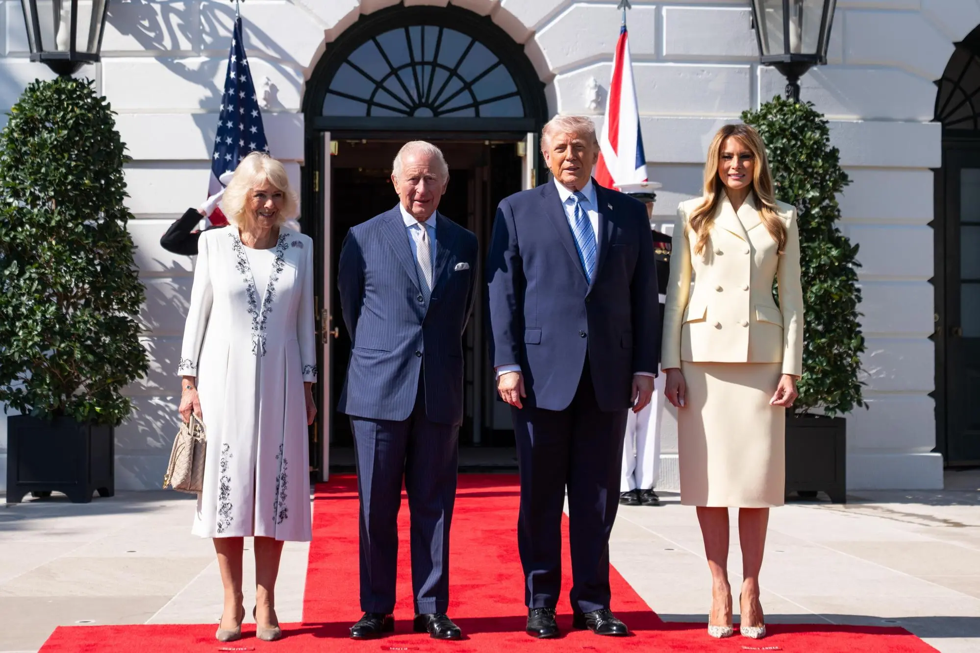 Re Carlo e Donald Trump con le consorti Camilla e Melania (Ansa-Epa)