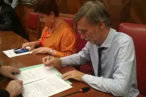 Il sottosegretario Bellanova e il ministero Delrio firmano l'accordo