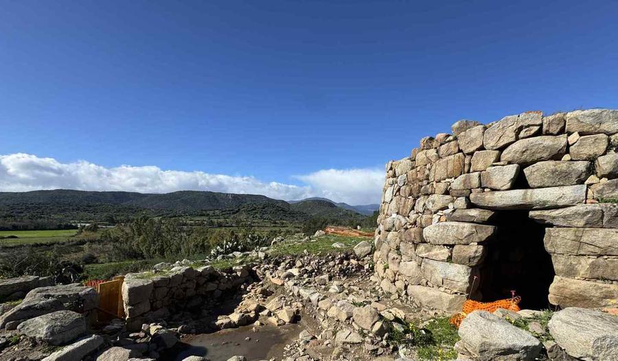 Dagli scavi riemerge la torre di Bau Nuraxi