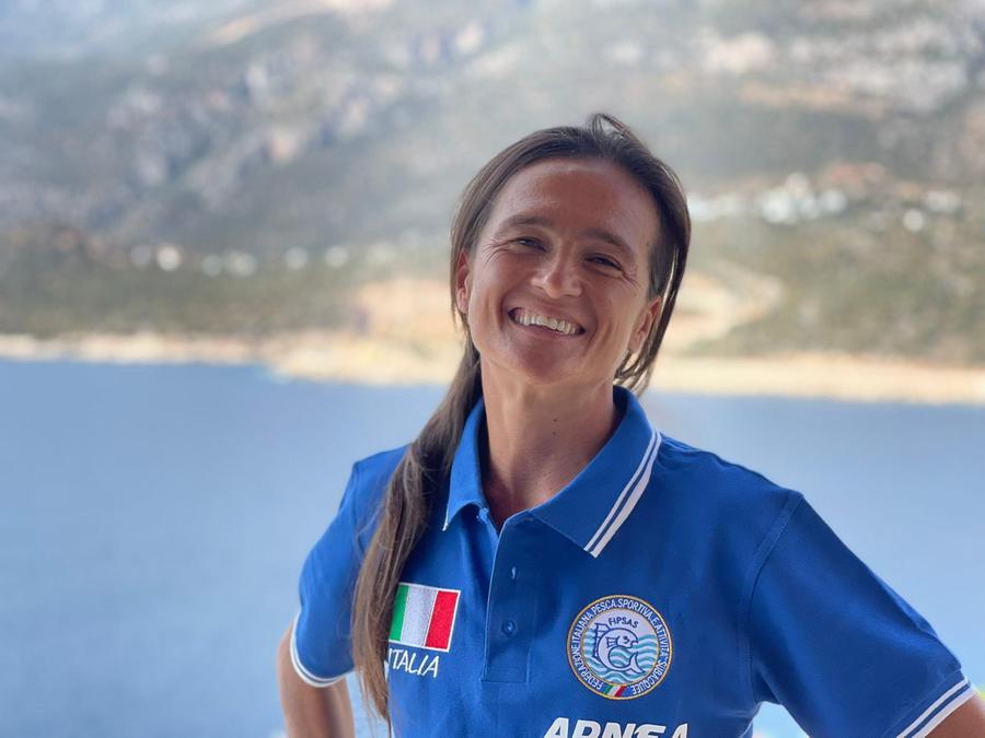 Apnea, Obino scende a -92 metri: nuovo record mondiale al lago