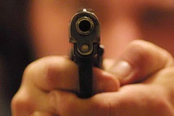 Consigliere eletto con la Lega spara quattro colpi di pistola al socio in affari