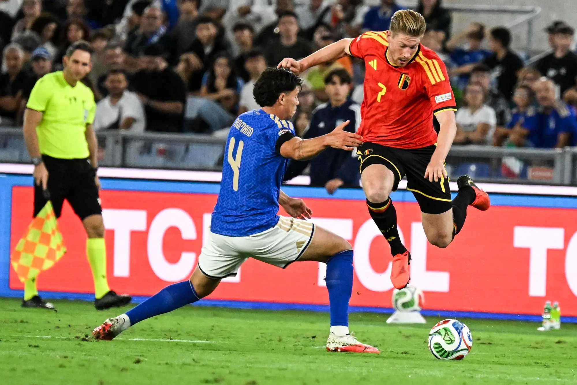 Un'azione di Italia - Belgio (ANSA/RICCARDO ANTIMIANI)